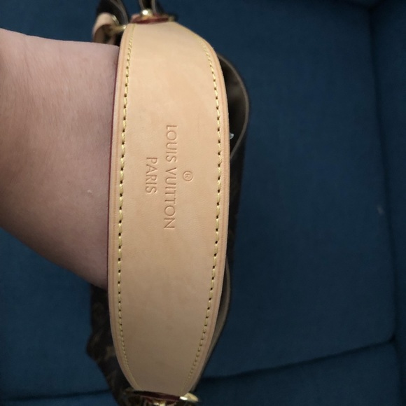 *SOLD*more photos of Authentic Graceful pm purse. - Picture 2 of 5